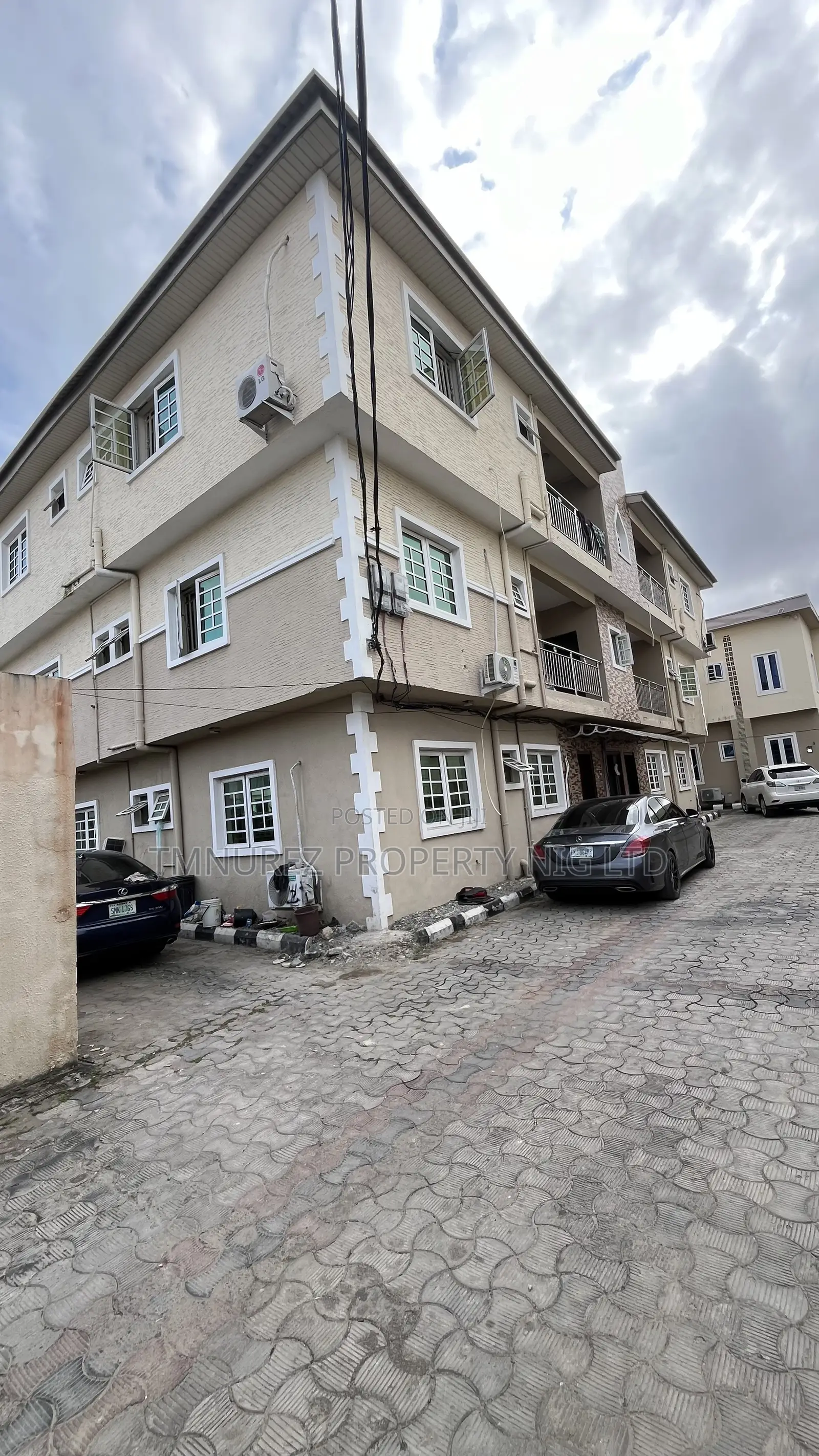 2bdrm Apartment in Osapa Estate for rent