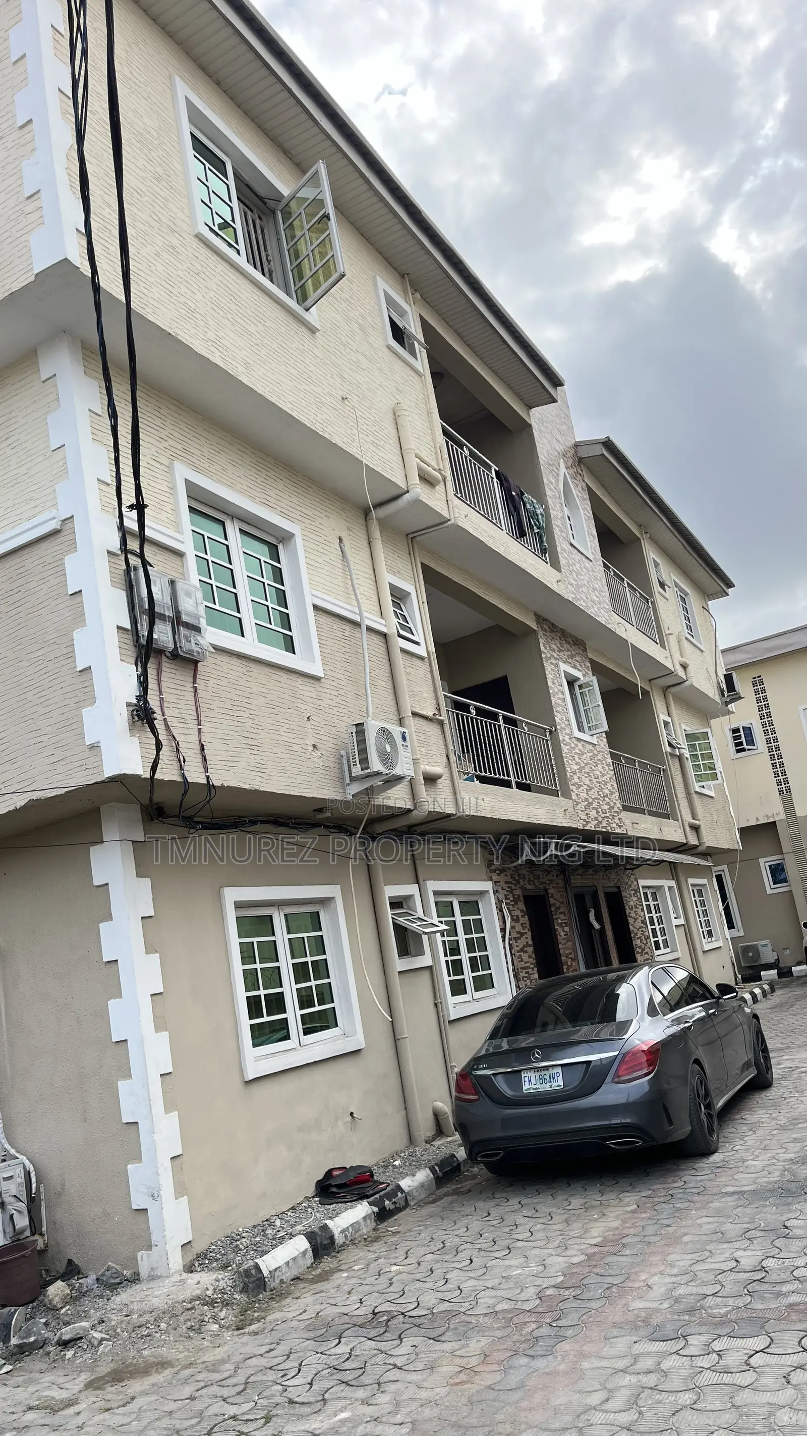 2bdrm Apartment in Osapa Estate for rent