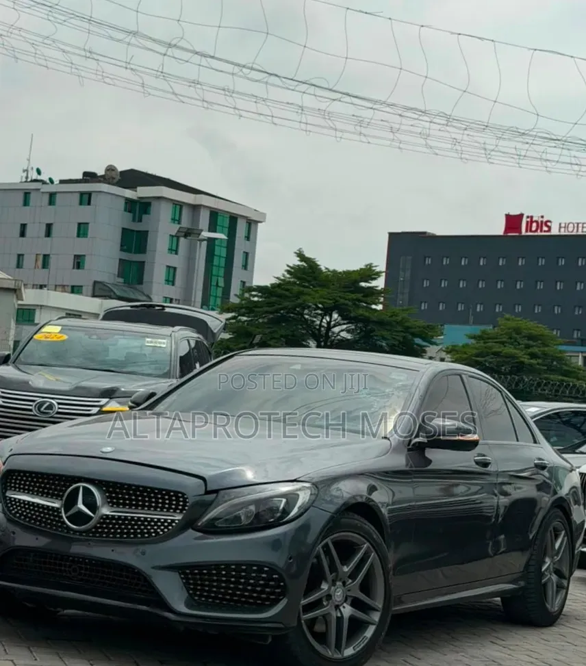 Mercedes-Benz C300 2016 Gray