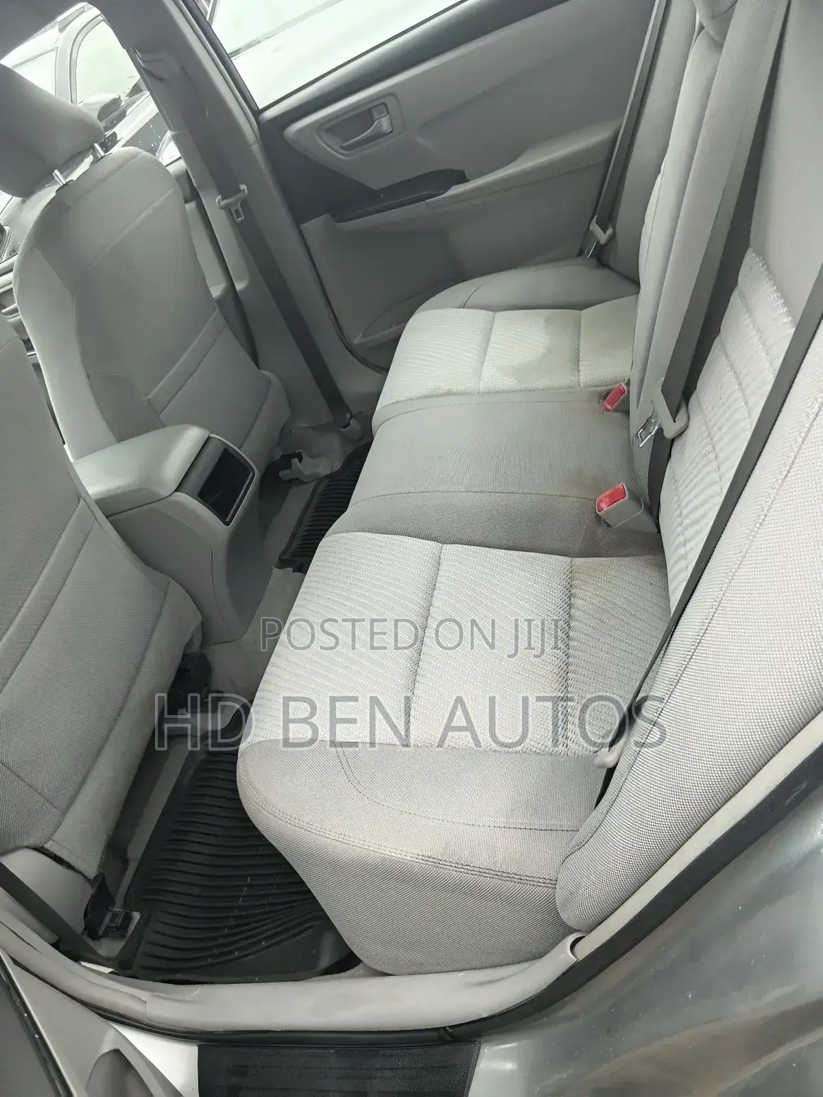 Toyota Camry LE 4dr Sedan (2.5L 4cyl 6A) 2016 Silver