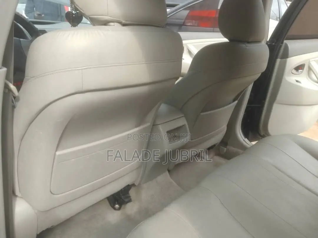 Toyota Camry LE 4dr Sedan (2.5L 4cyl 6A) 2011 Black