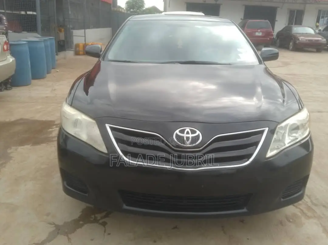 Toyota Camry LE 4dr Sedan (2.5L 4cyl 6A) 2011 Black