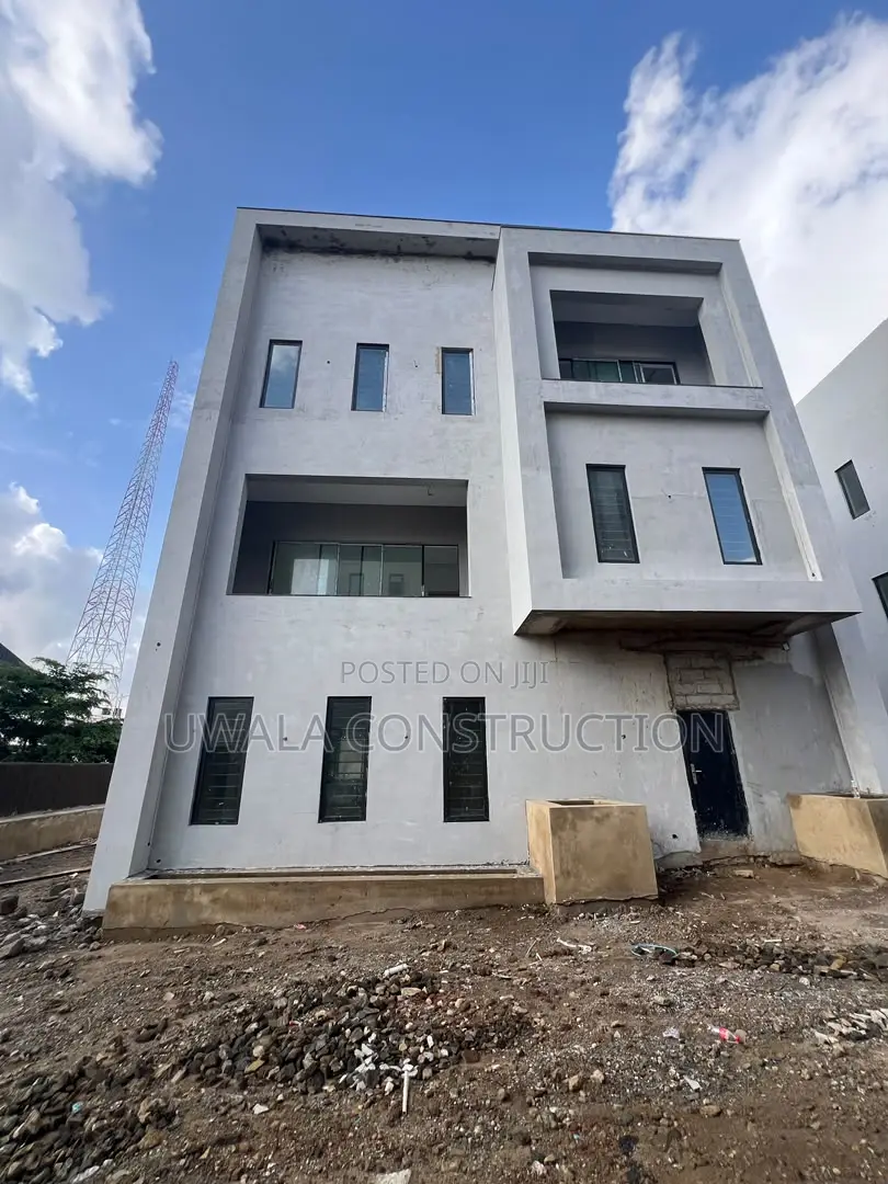 6bdrm Duplex in Guzape District for sale