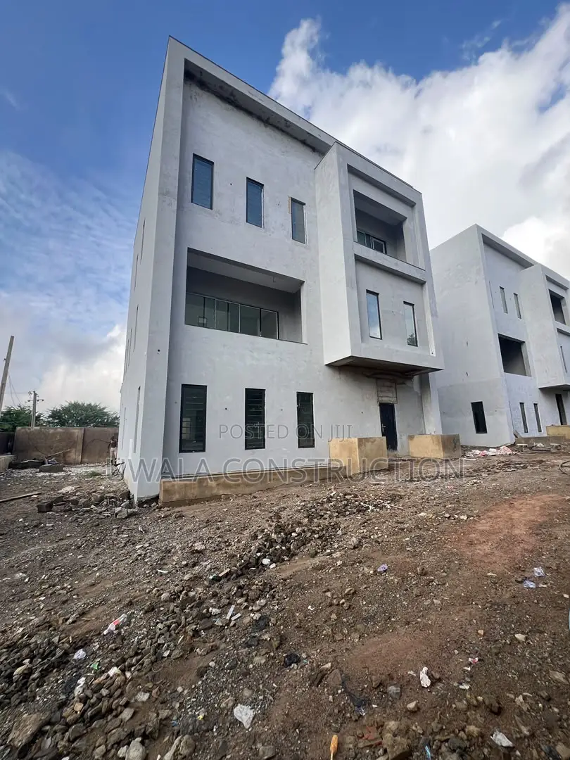 6bdrm Duplex in Guzape District for sale