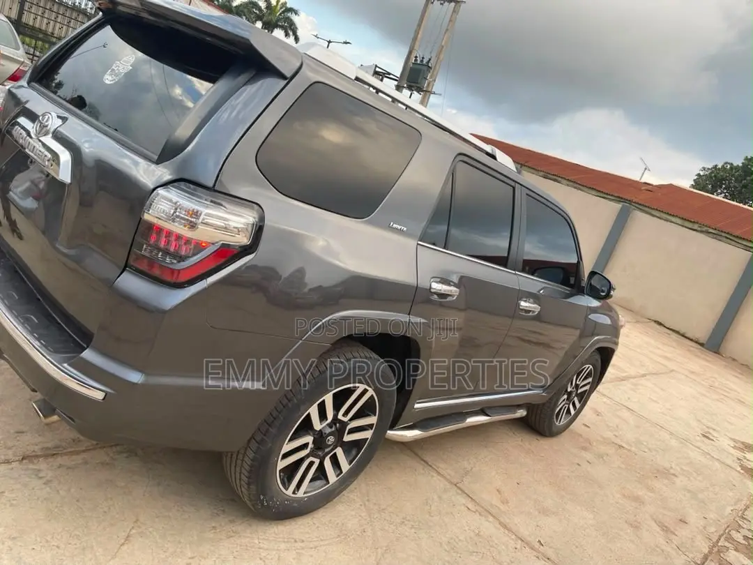 Toyota 4-Runner 2017 Gray