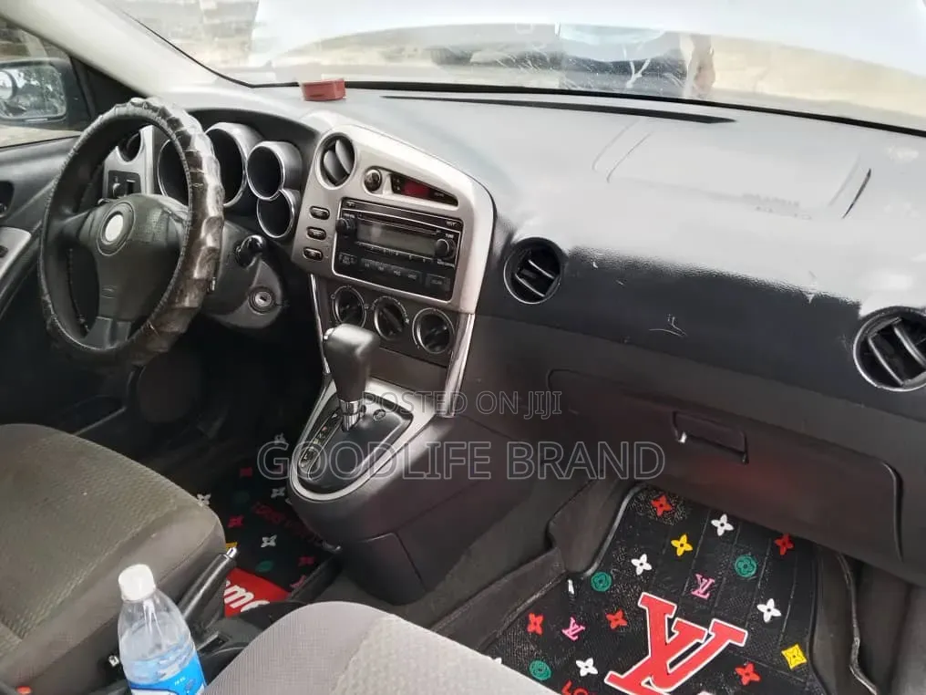 Toyota Matrix Hatchback FWD (1.8L 4cyl 5M) 2006 Blue