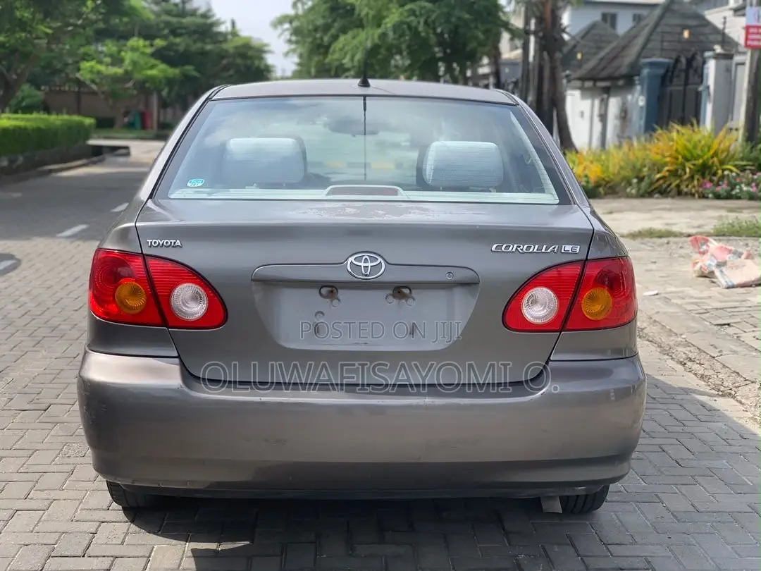 Toyota Corolla LE 2004 Gray