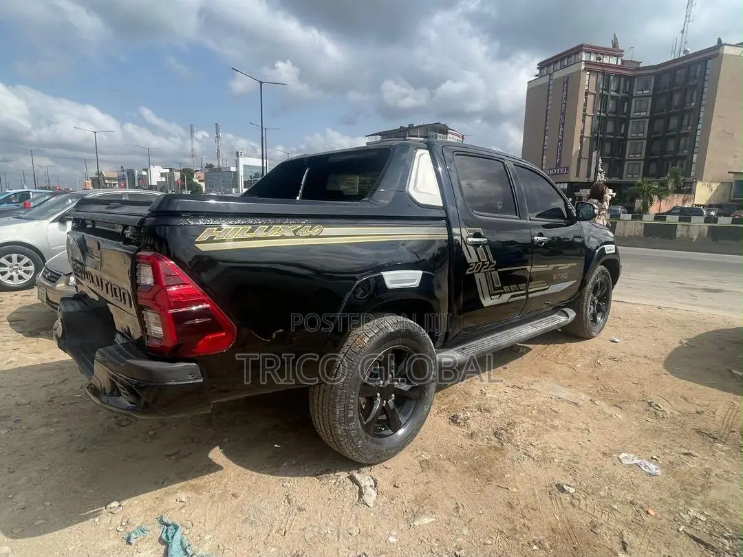Toyota Hilux 2009 Black