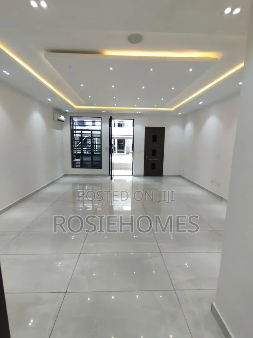4bdrm Duplex in Light Estate, Adeola Odeku for rent