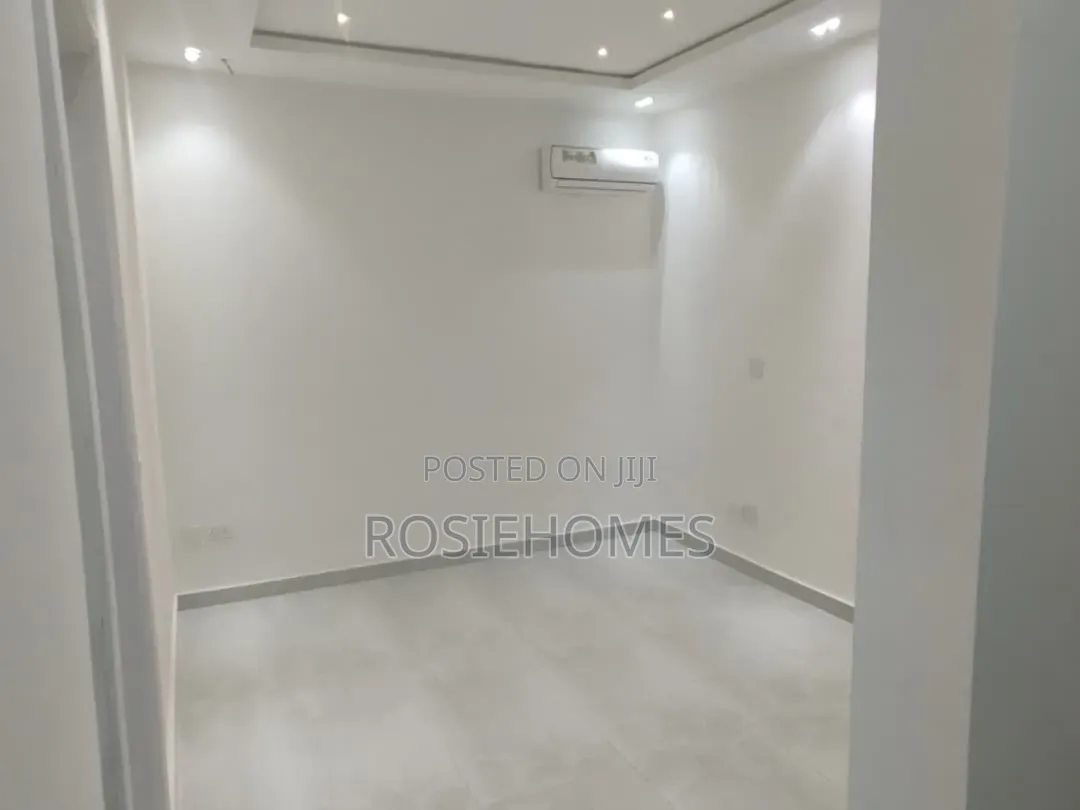 4bdrm Duplex in Light Estate, Adeola Odeku for rent