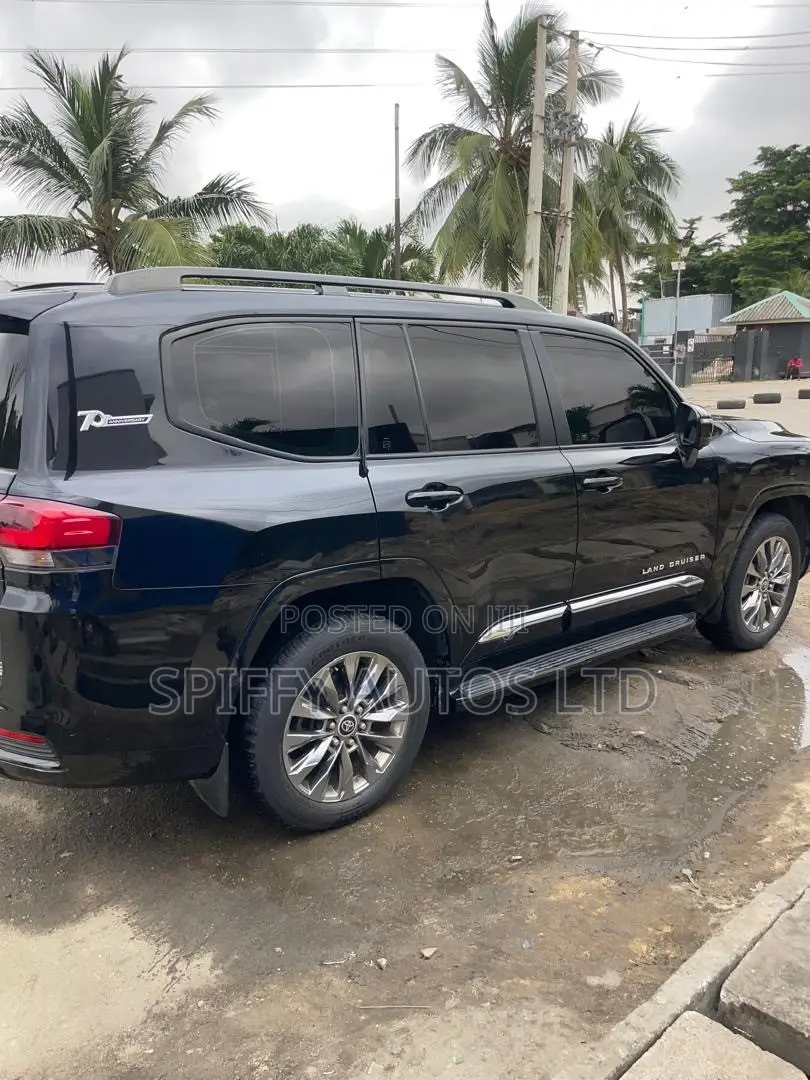 Toyota Land Cruiser 2023 Black