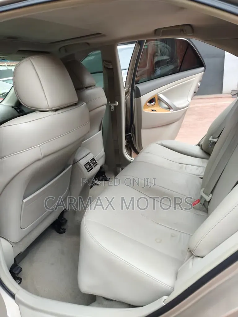 Toyota Camry LE V6 4dr Sedan (3.5L 6cyl 6AM) 2007 Gold