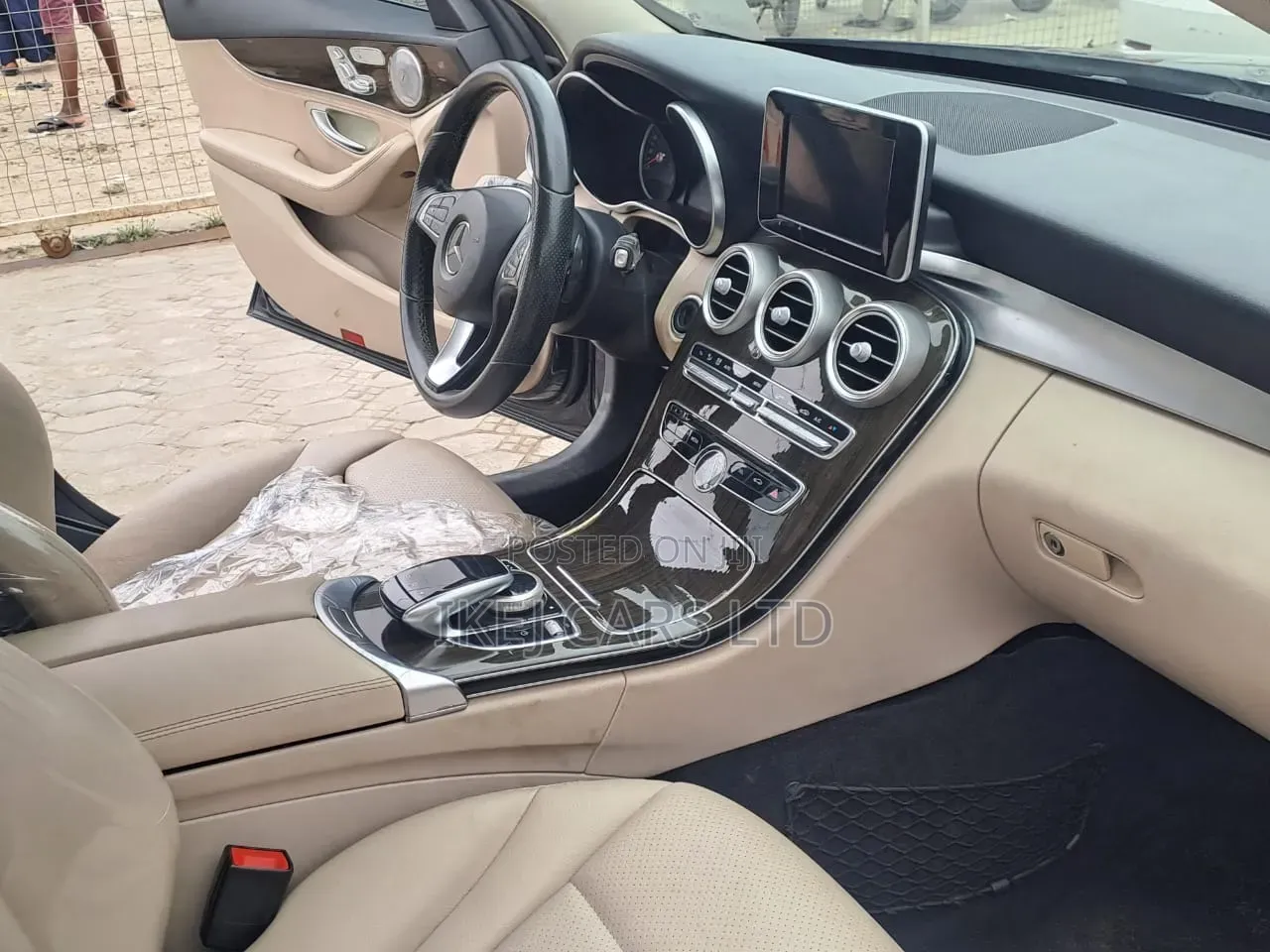Mercedes-Benz C300 2016 Blue