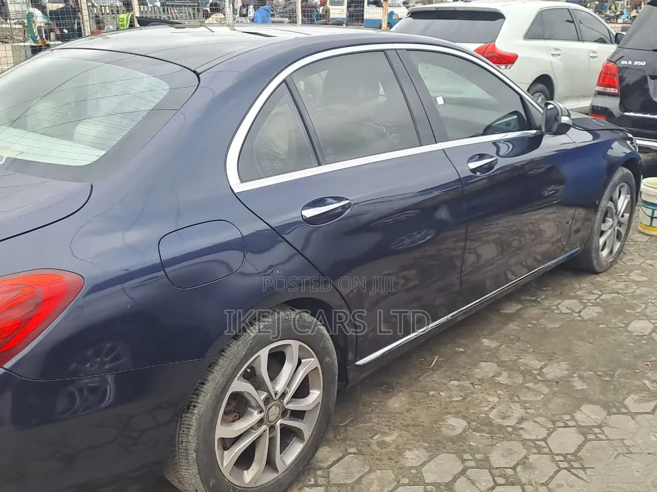 Mercedes-Benz C300 2016 Blue