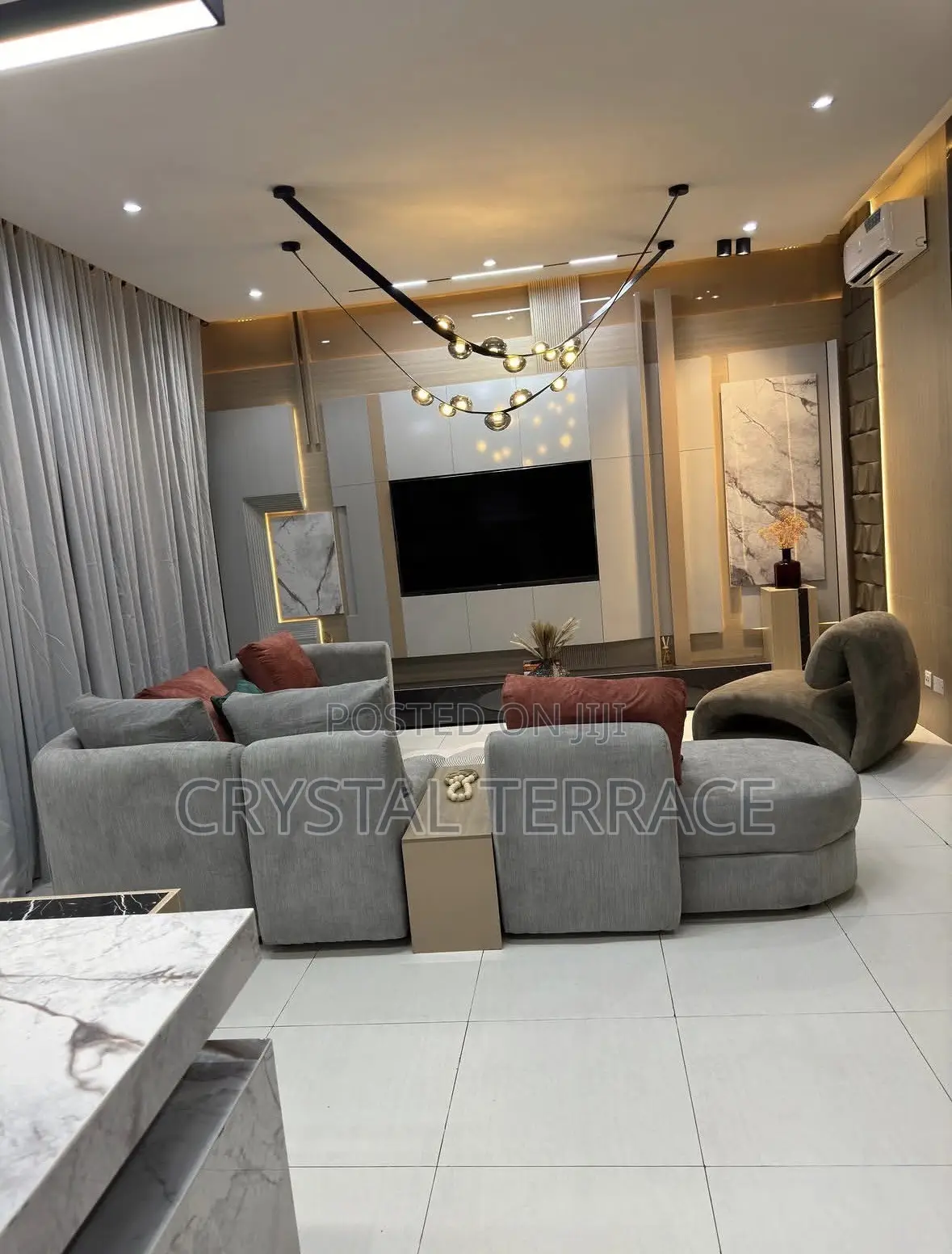 Luxurious One Bedroom Apartment in Admiralty Way