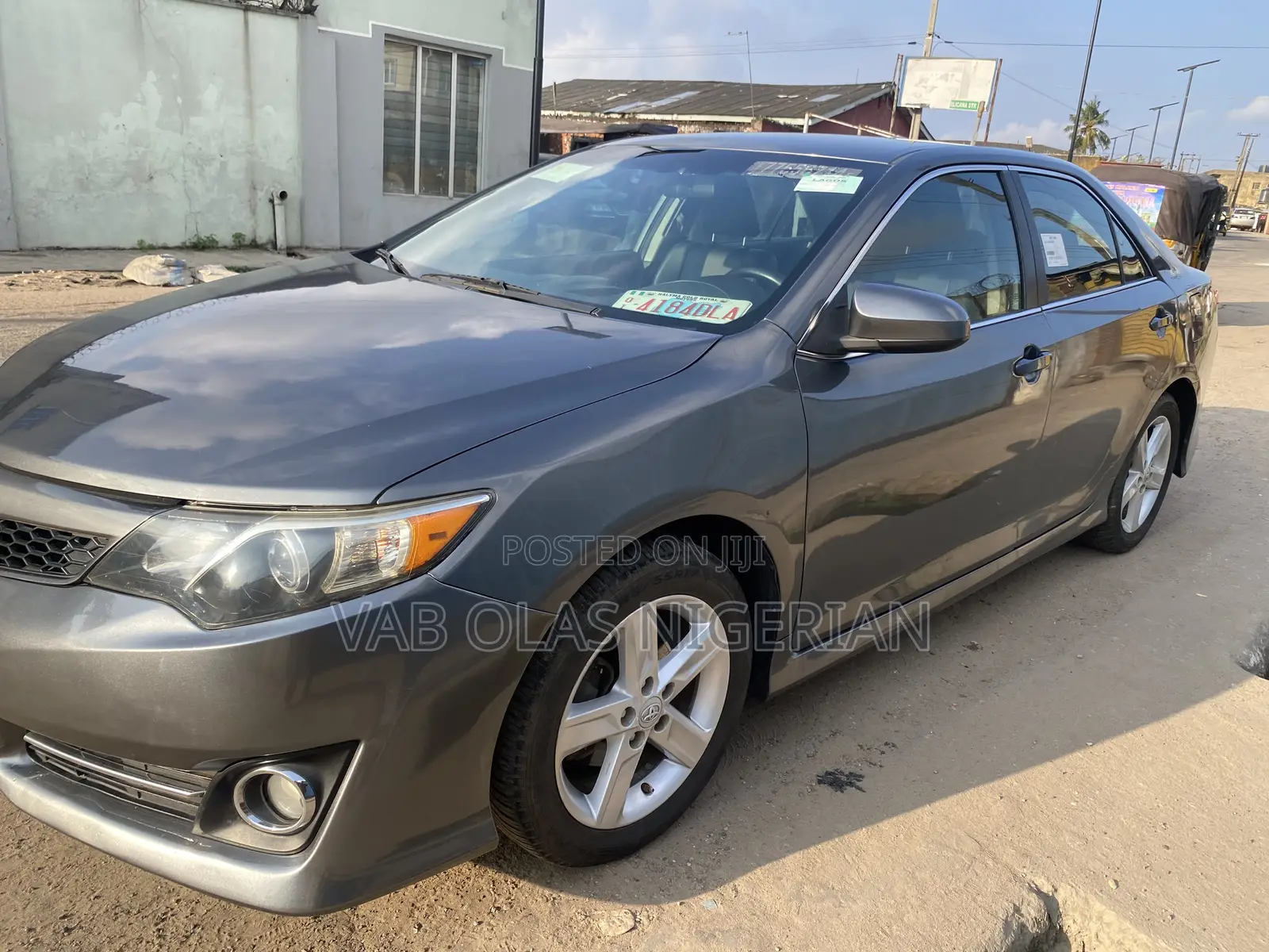 Toyota Camry SE 4dr Sedan (2.5L 4cyl 6A) 2012 Gray