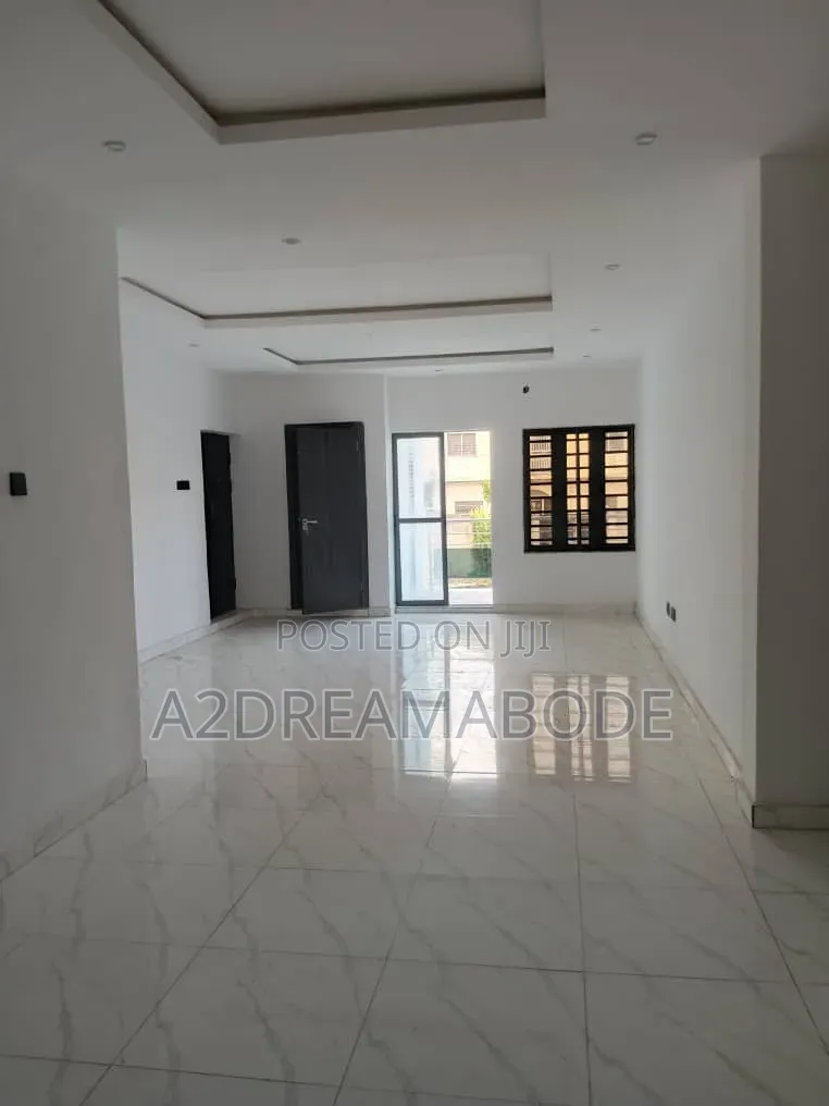 3bdrm Apartment in Gbagada for rent