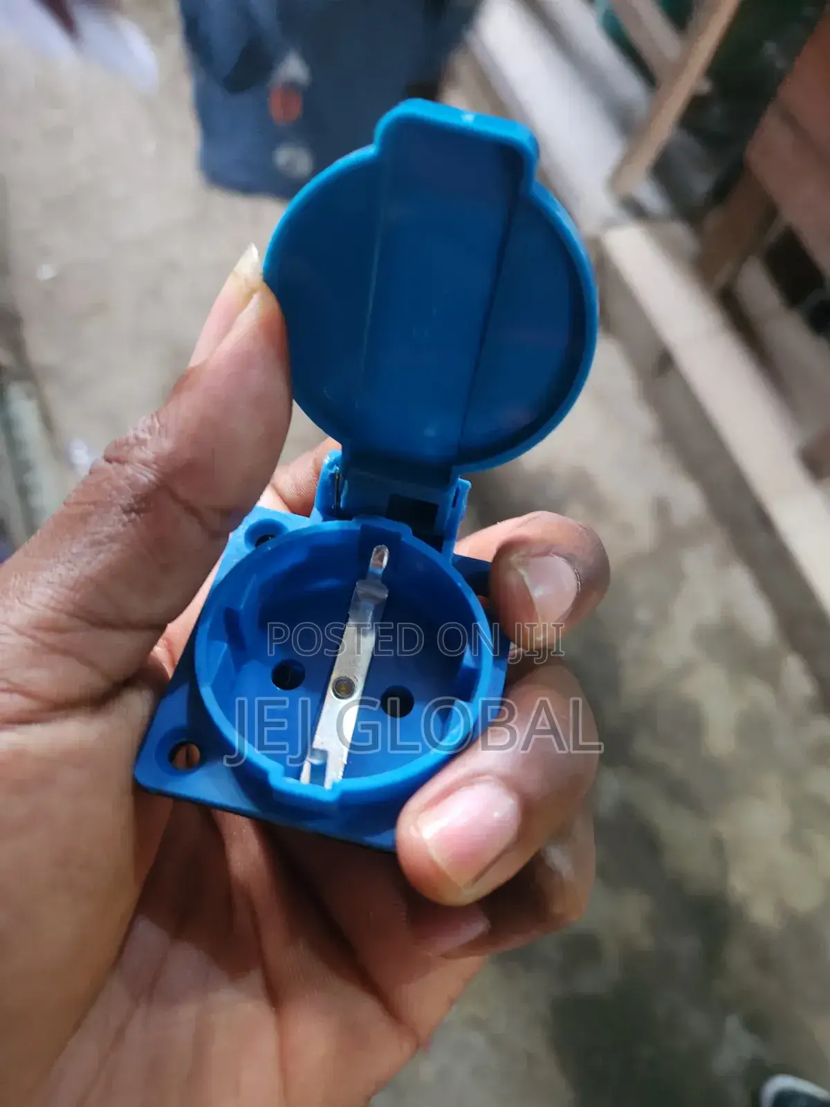 Blue Industrial Surface/Panel Mount Socket – Heavy Duty