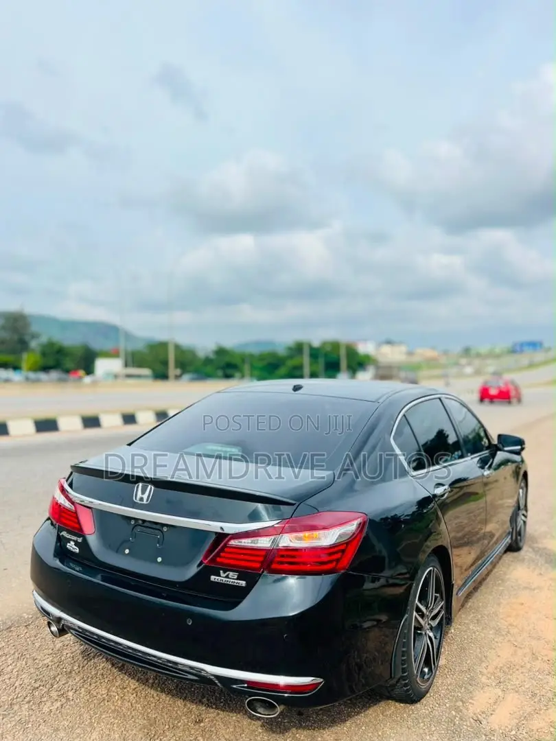 Honda Accord Touring V6 4dr Sedan FWD (3.5L 6cyl 6A) 2017 Black