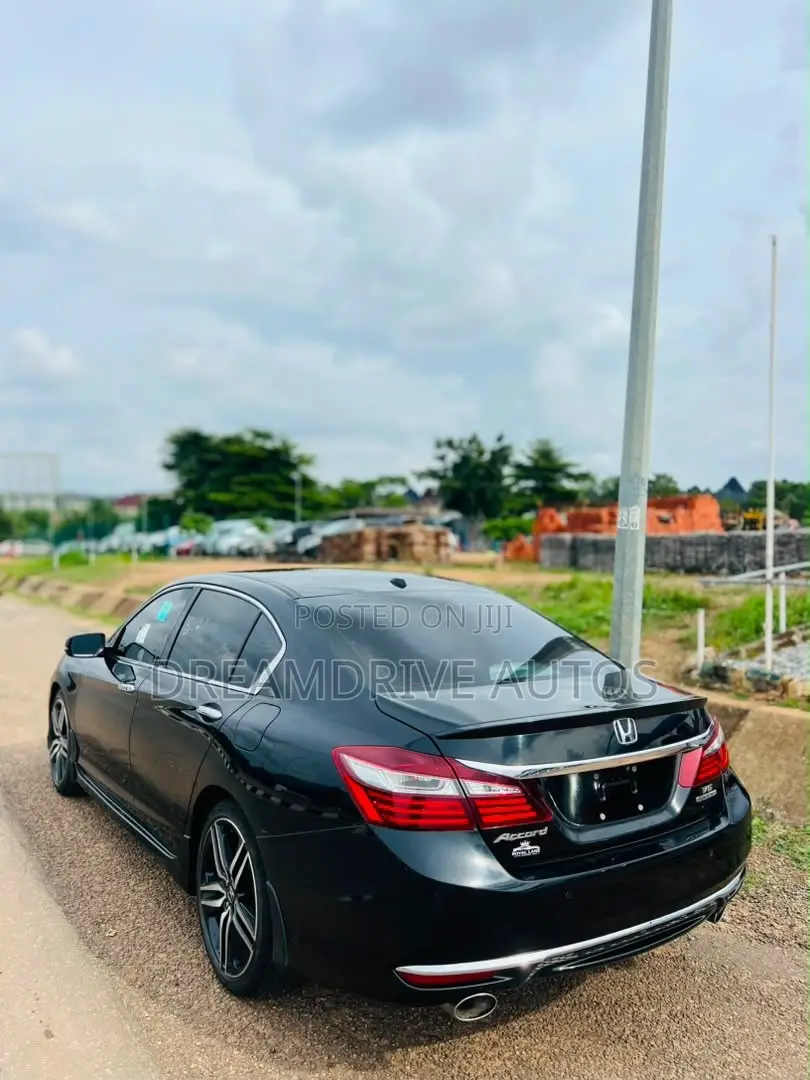 Honda Accord Touring V6 4dr Sedan FWD (3.5L 6cyl 6A) 2017 Black