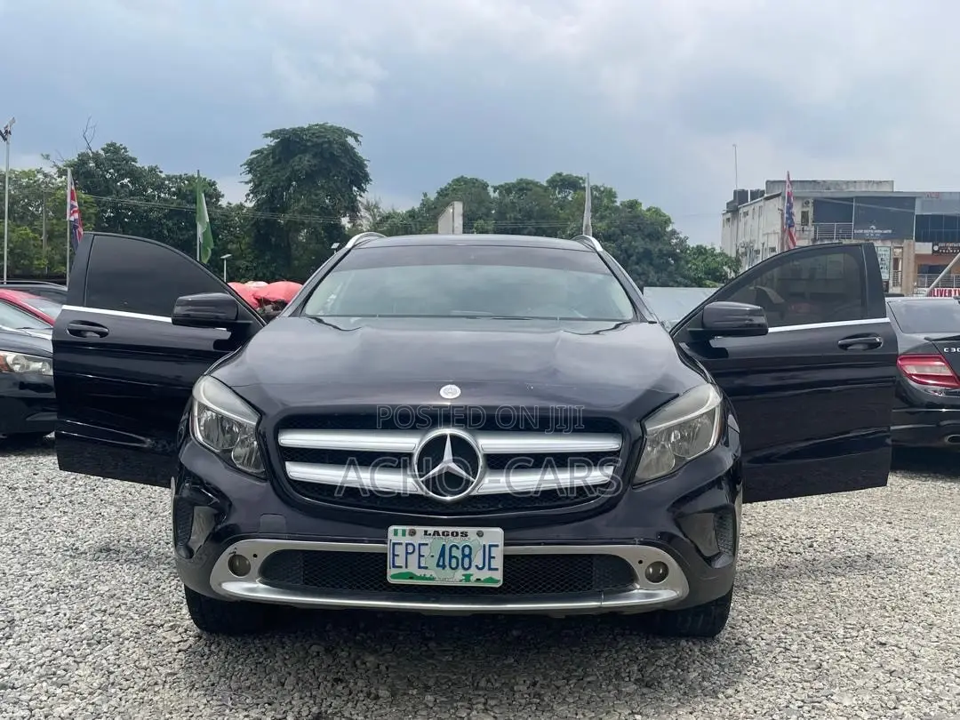 Mercedes-Benz GLA 250 2016 Purple