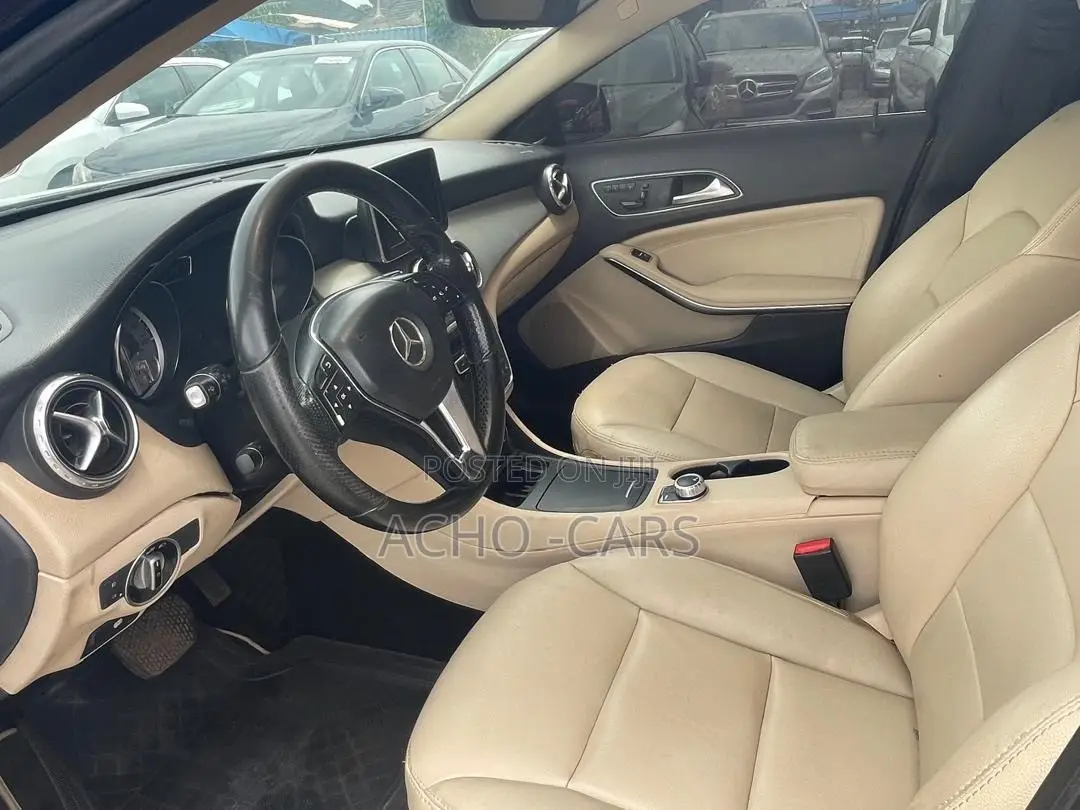 Mercedes-Benz GLA 250 2016 Purple