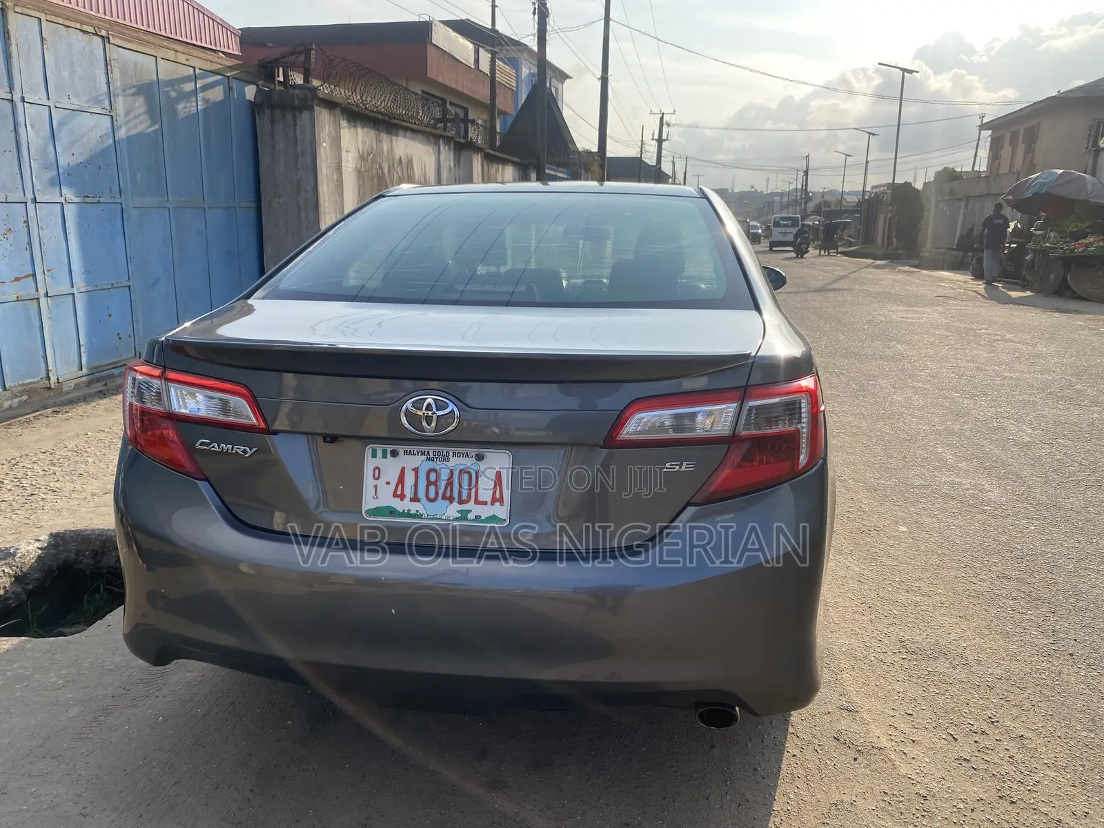 Toyota Camry SE 4dr Sedan (2.5L 4cyl 6A) 2012 Gray