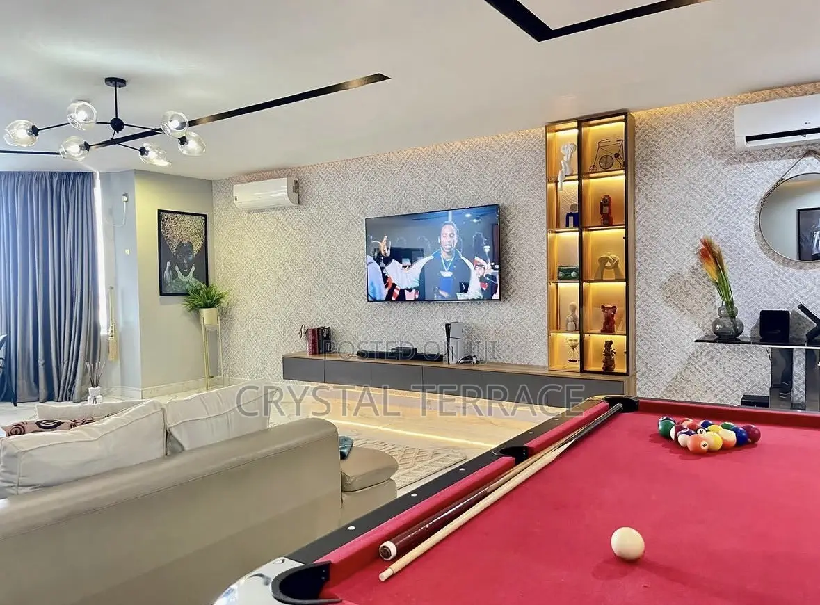Classic Two Bedroom Apartment Shortlet Ikate