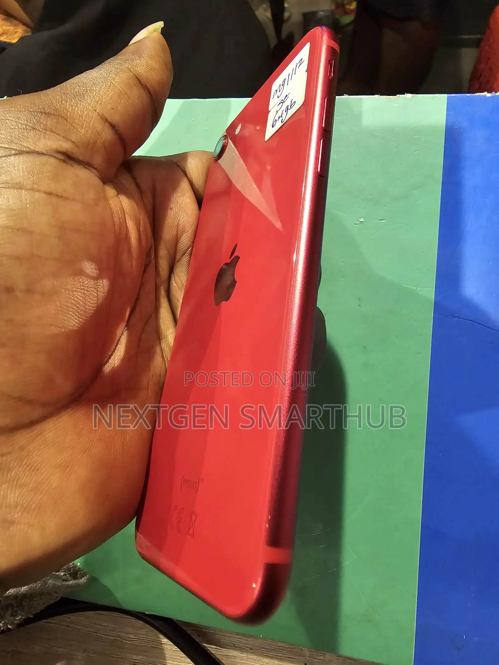 Apple iPhone SE (2022) 64 GB Red