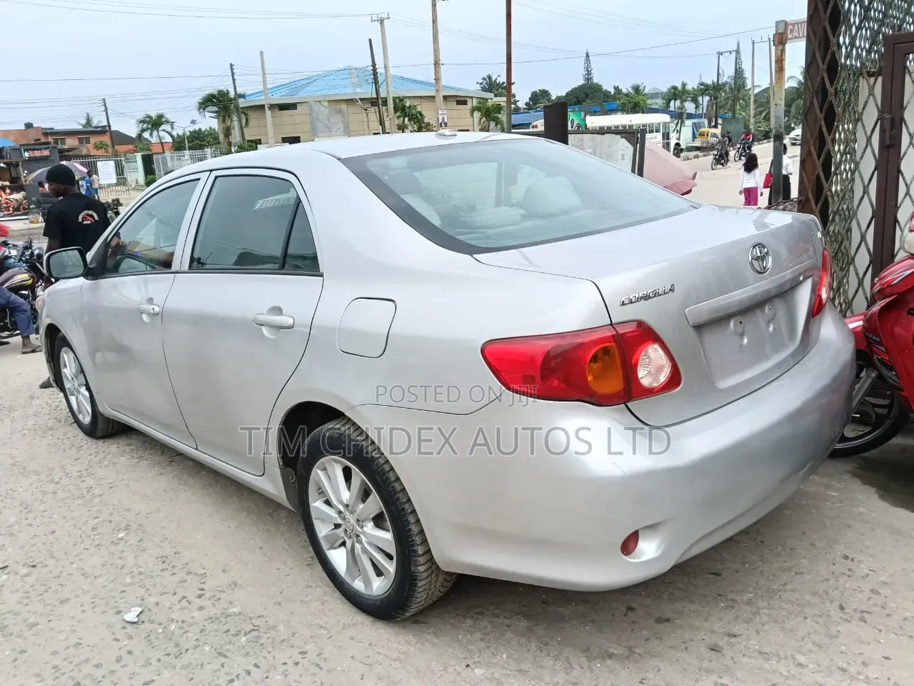Toyota Corolla LE 4dr Sedan (1.8L 4 cyl 4A) 2009 Silver