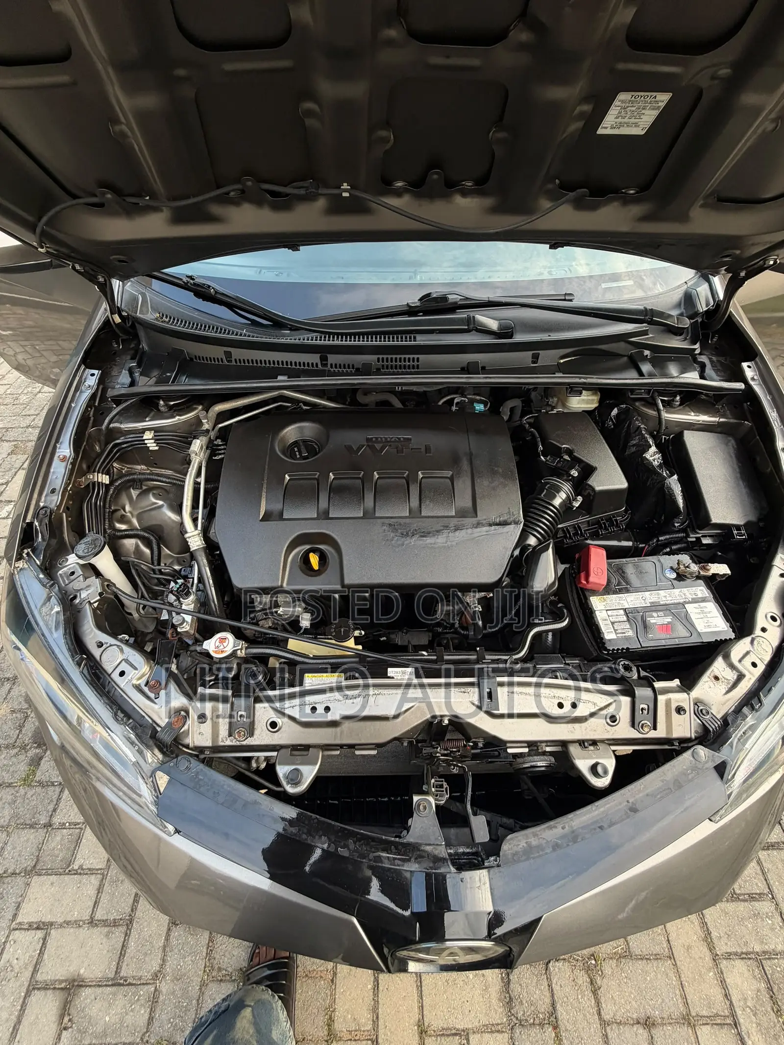 Toyota Corolla LE (1.8L 4cyl 2A) 2018 Brown