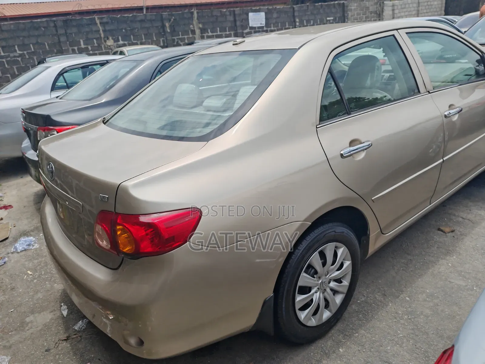 Toyota Corolla 2010 Gold