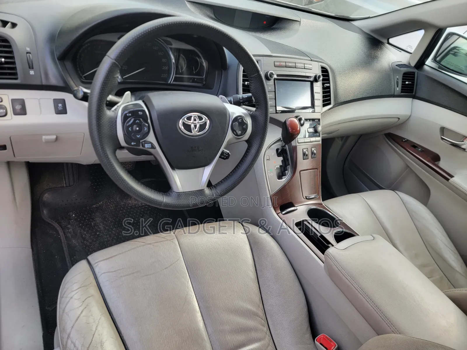 Toyota Venza 2010 White