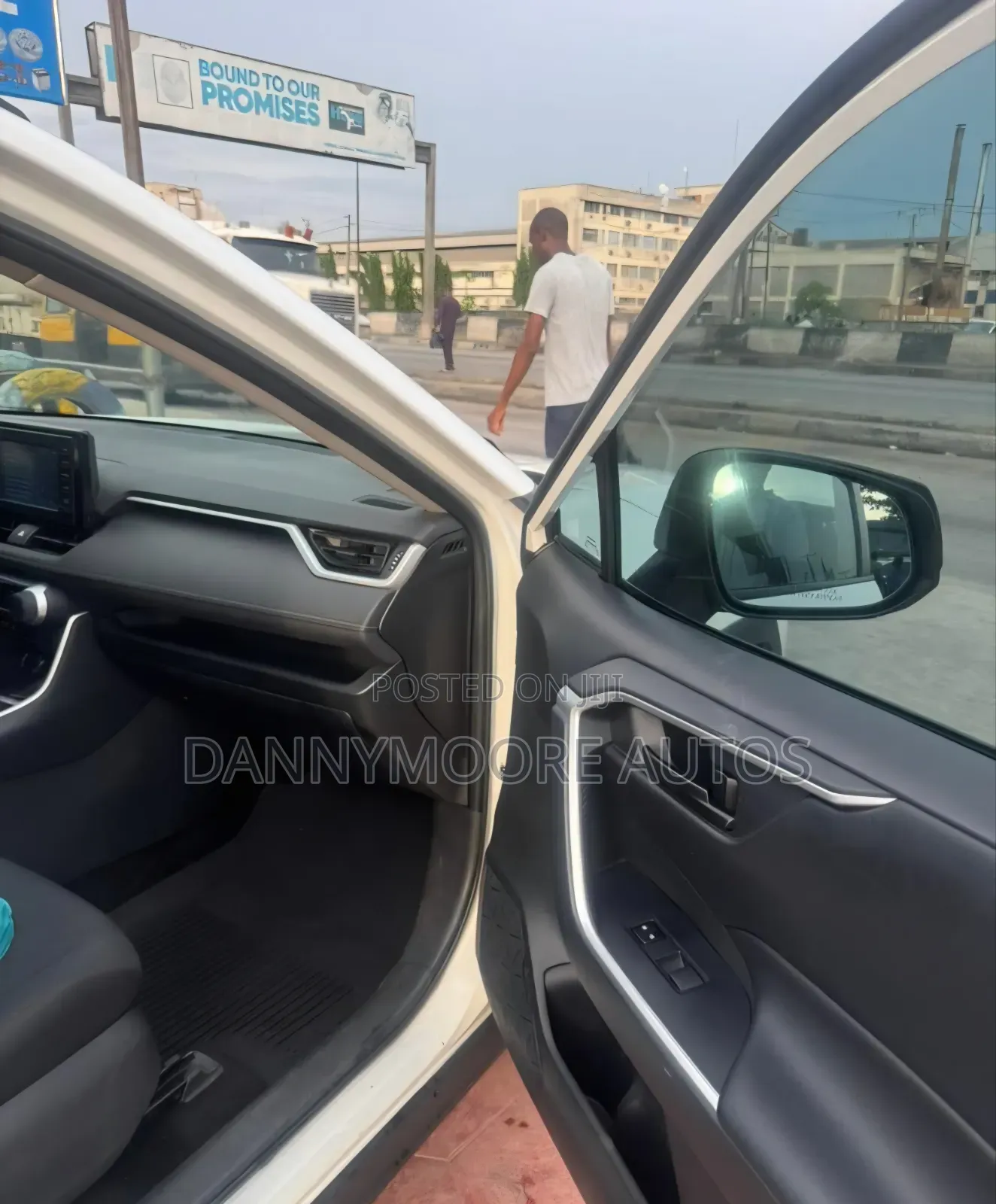 Toyota RAV4 2019 White