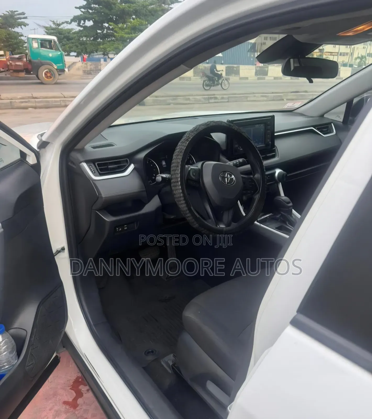 Toyota RAV4 2019 White