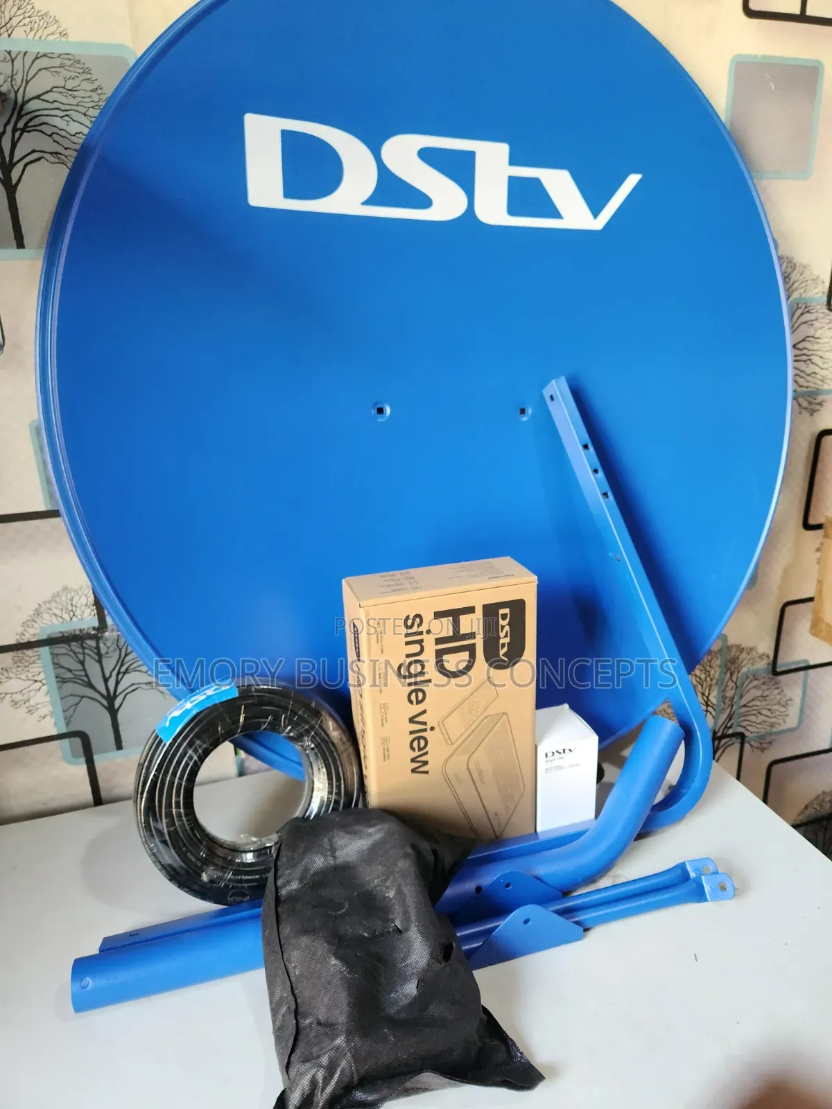DSTV Zapper Decorder (Free YANGA Sub) + Dish