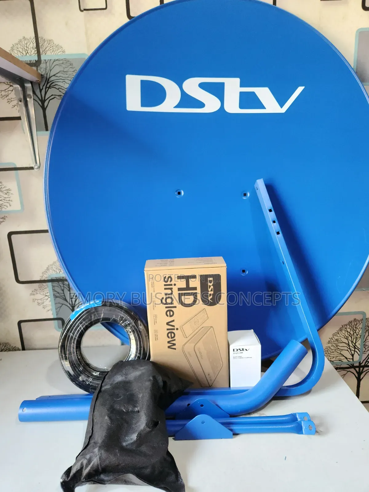 DSTV Zapper Decorder (Free YANGA Sub) + Dish