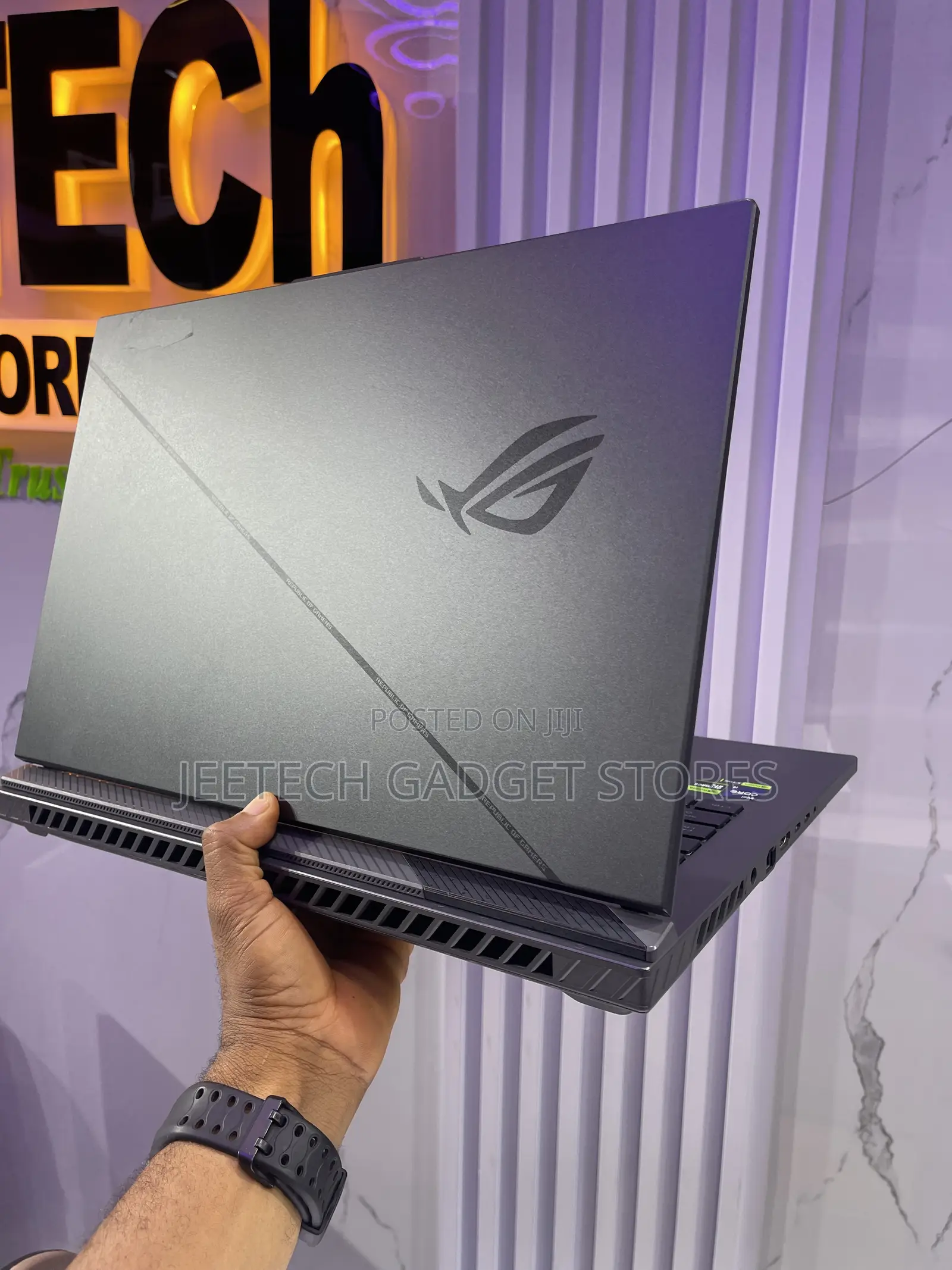 Laptop Asus ROG Strix G18 32GB Intel Core i9 SSD 1T