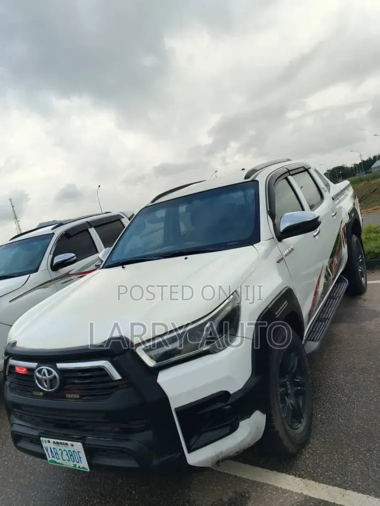 Toyota Hilux 2015 White