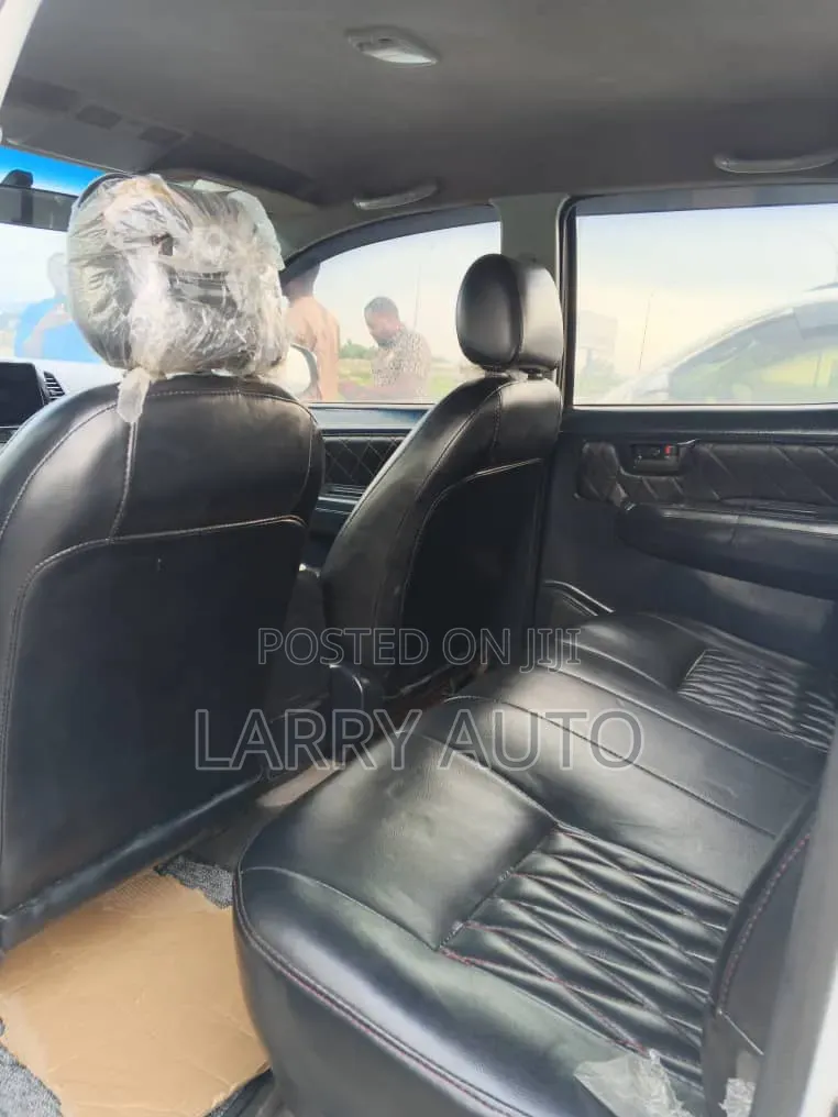 Toyota Hilux 2015 White