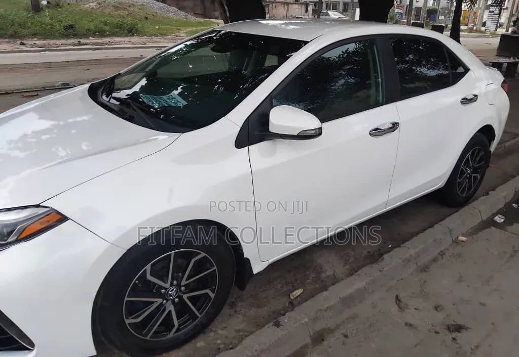 Toyota Corolla 2017 White