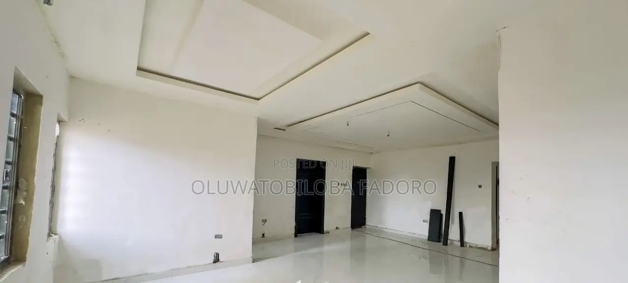 3bdrm Apartment in Iseri Olofin for sale