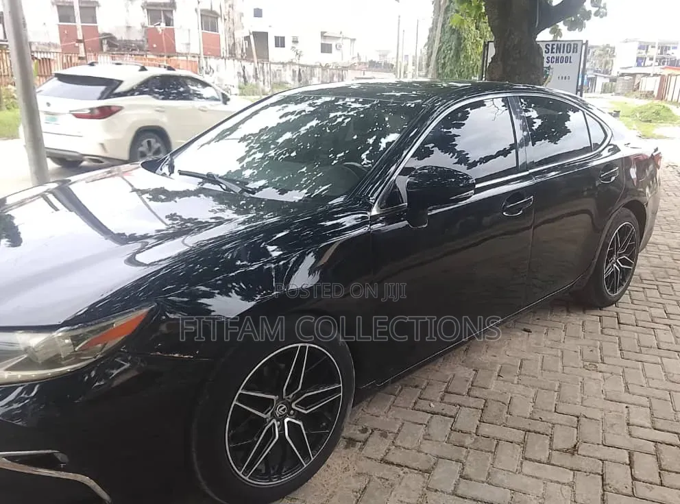 Lexus ES 2013 Black