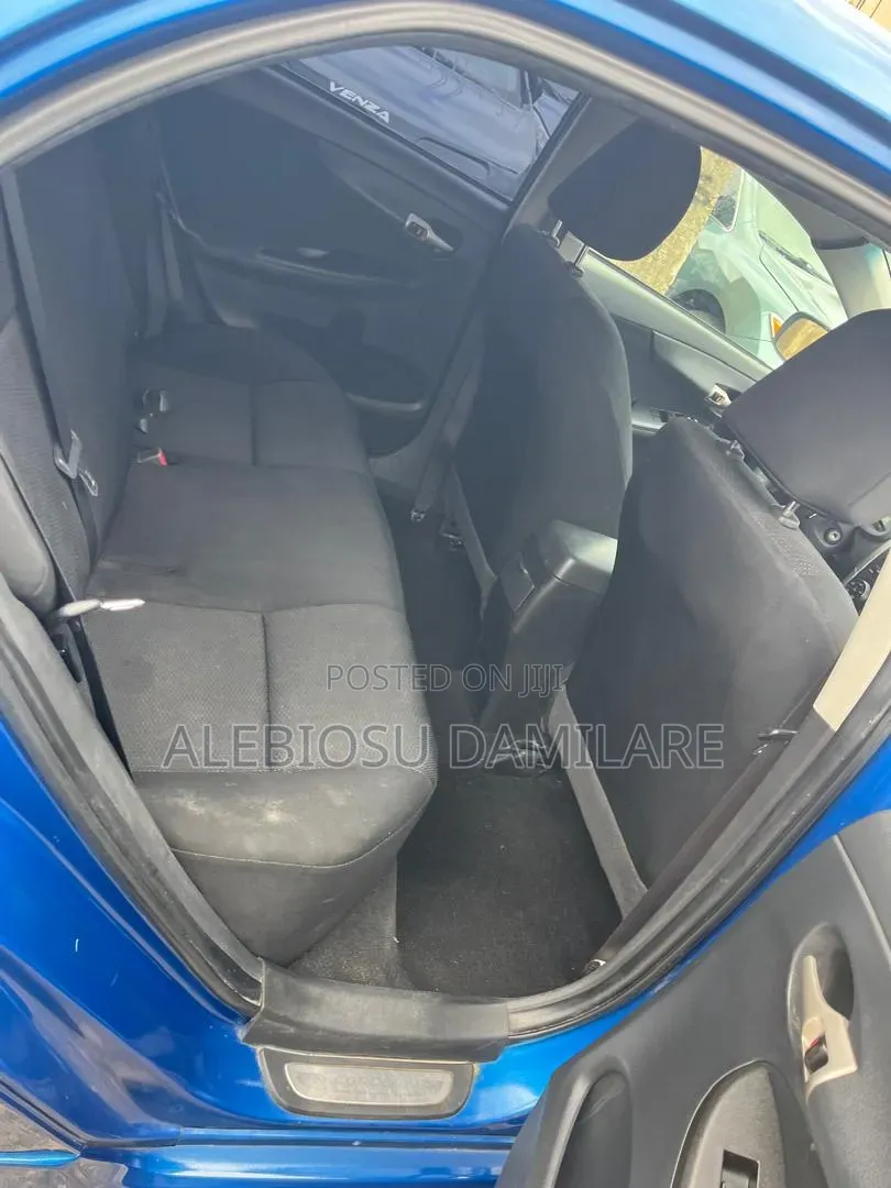Toyota Corolla 2010 Blue