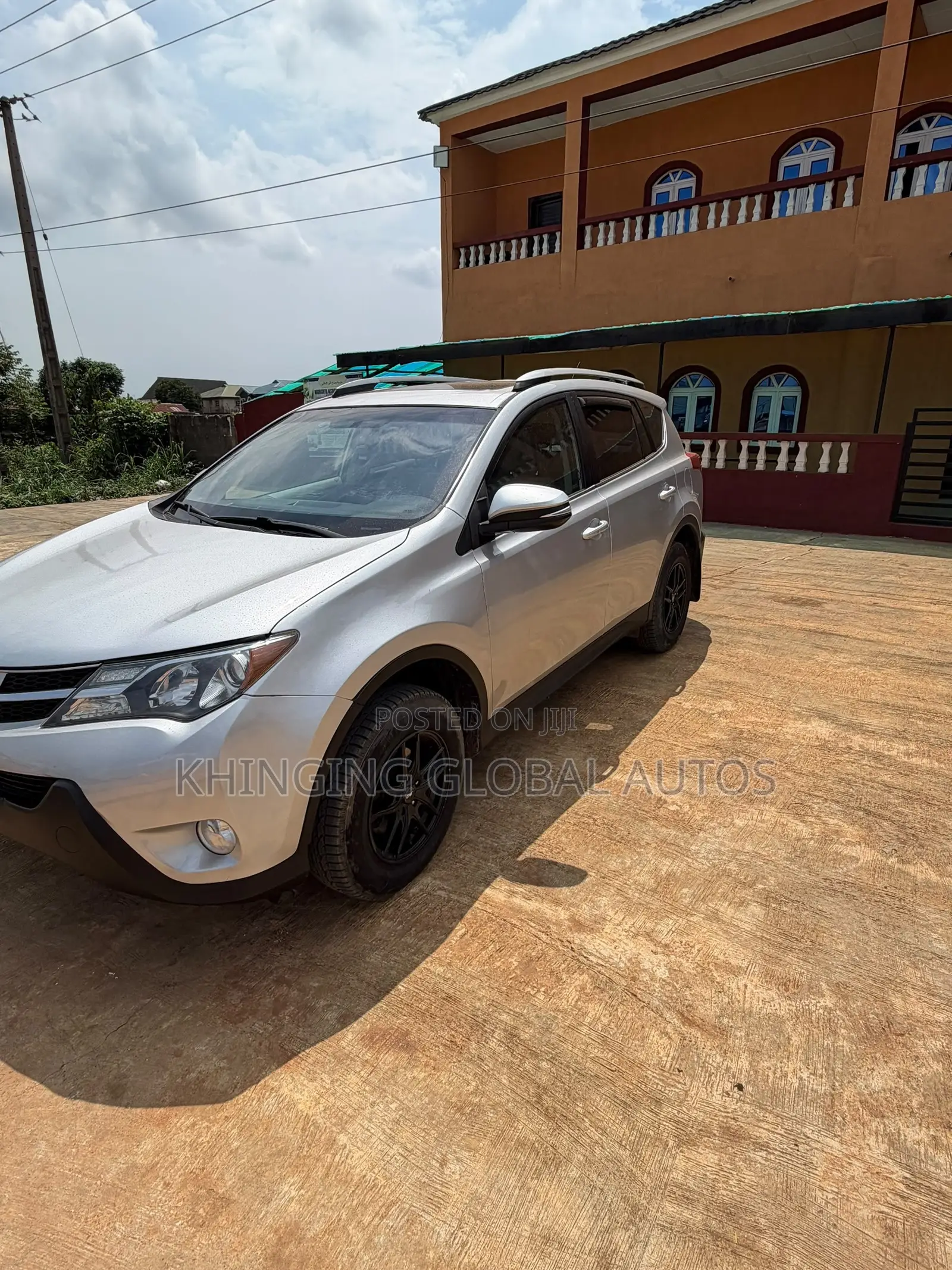 Toyota RAV4 XLE 4dr SUV (2.5L 4cyl 6A) 2014 Silver