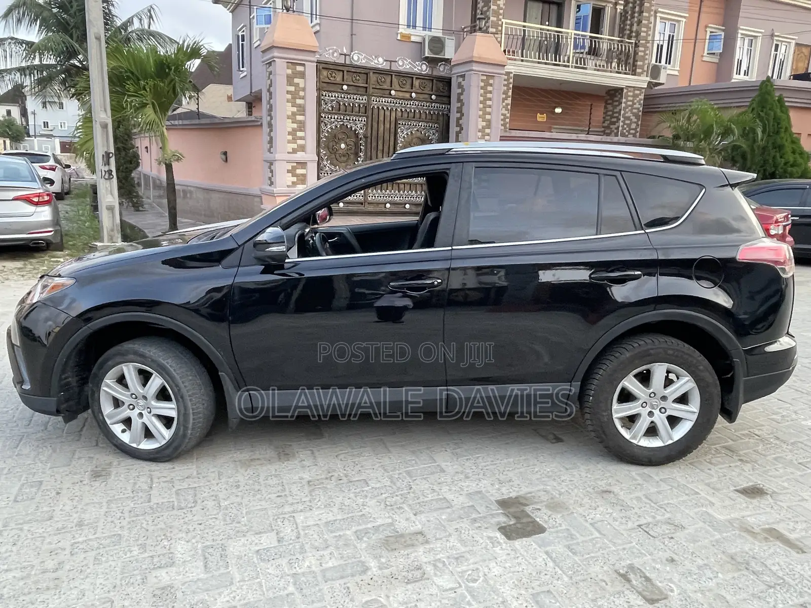 Toyota RAV4 LE 4dr SUV AWD (2.5L 4cyl 6A) 2018 Black