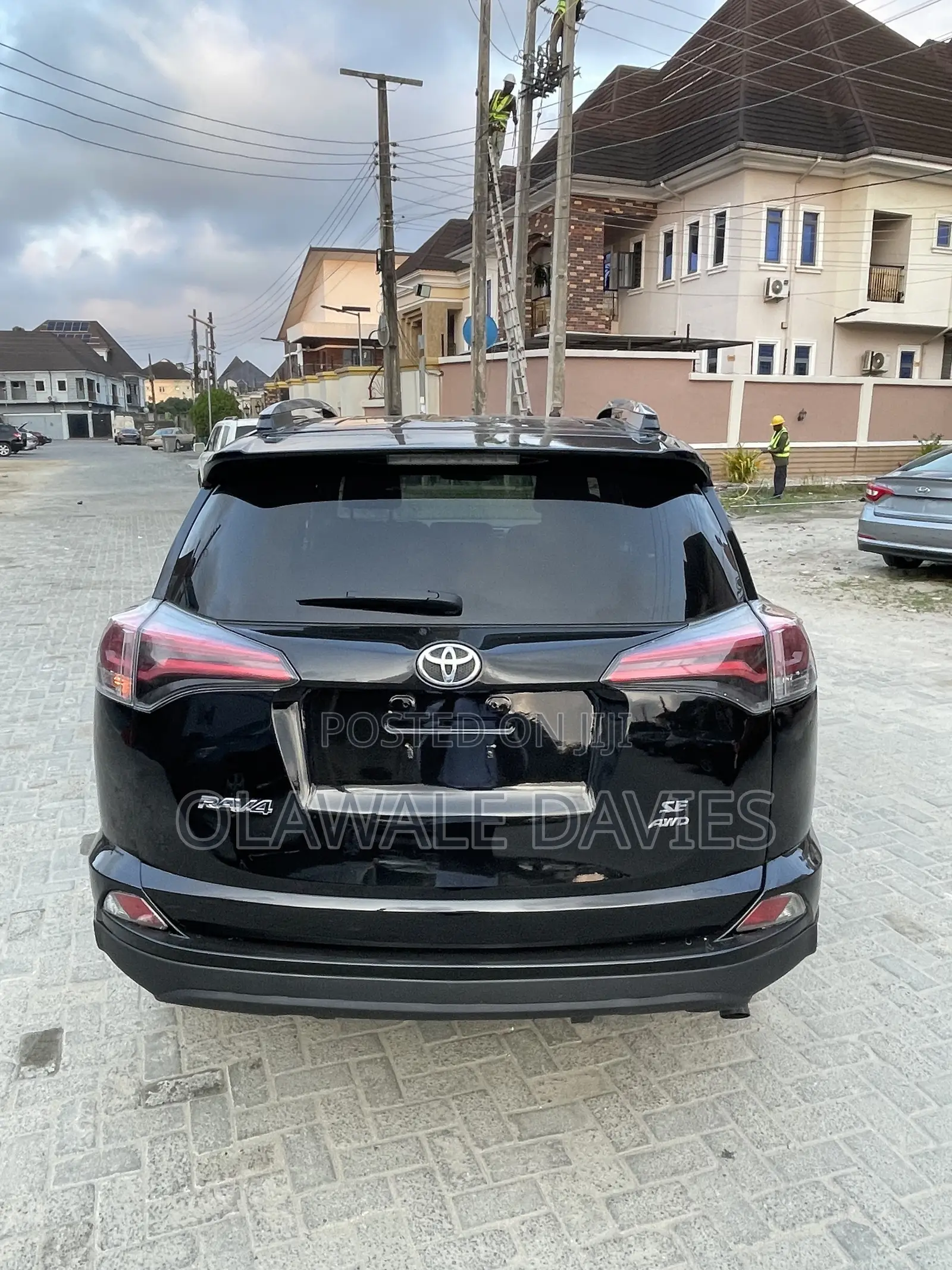 Toyota RAV4 LE 4dr SUV AWD (2.5L 4cyl 6A) 2018 Black