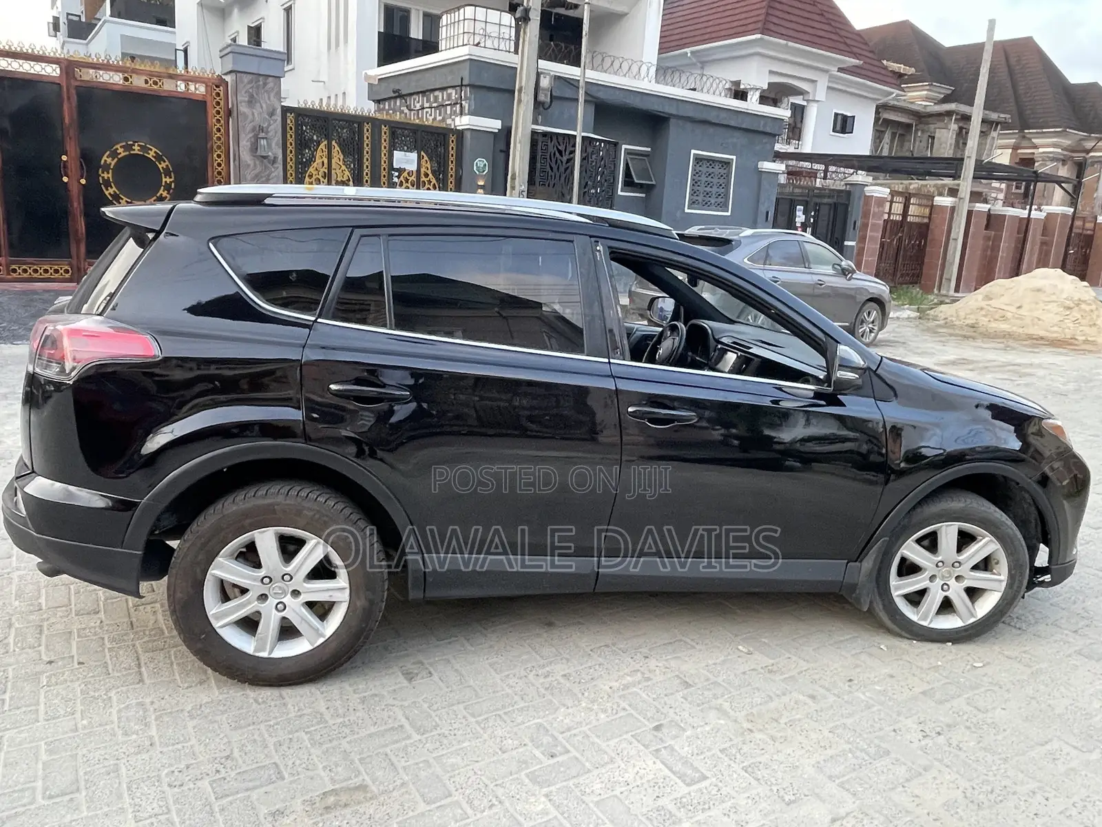 Toyota RAV4 LE 4dr SUV AWD (2.5L 4cyl 6A) 2018 Black