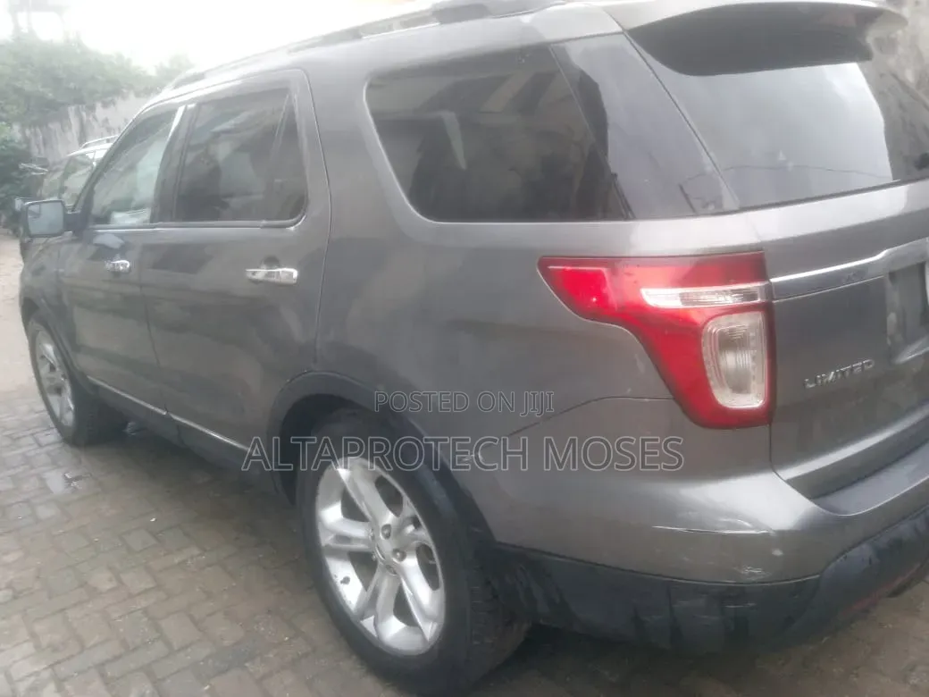 Ford Explorer Limited 4dr 4x4 (3.5L 6cyl 6A) 2013 Gray