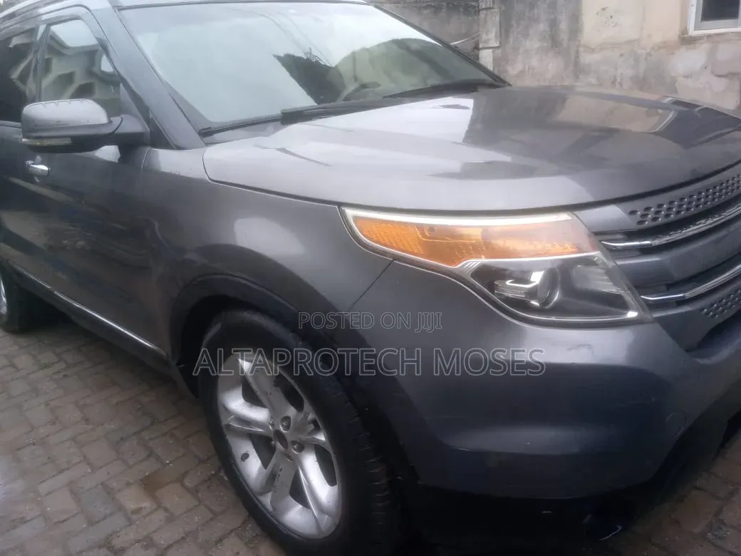 Ford Explorer Limited 4dr 4x4 (3.5L 6cyl 6A) 2013 Gray